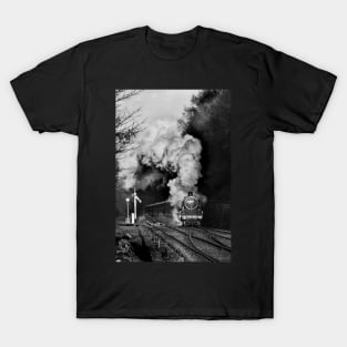 Steaming into Goathland T-Shirt